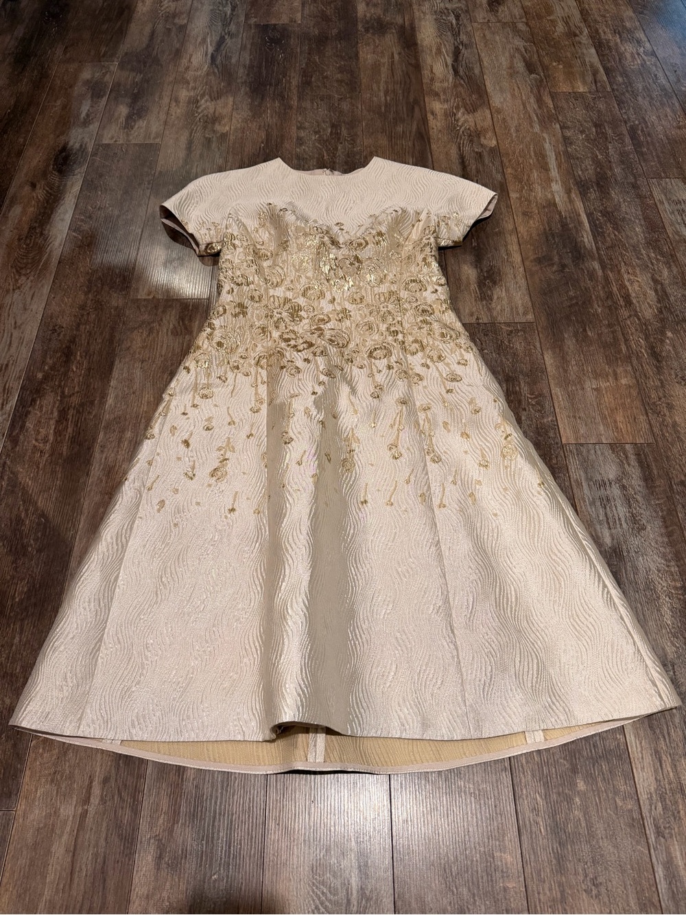 🌺Teri Jon Cream Dress with Gold Floral Embroidery